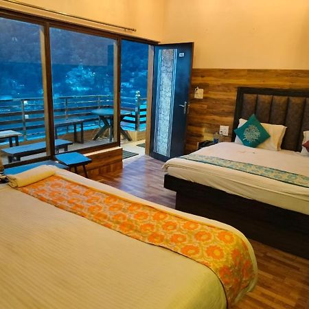 Hotel Surya Lake View Nainital Ngoại thất bức ảnh